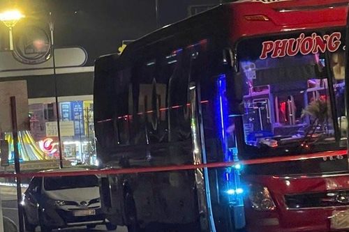 Gọi thu tiền vé, phụ xe hoảng hốt phát hiện nam hành khách tử vong trên giường nằm