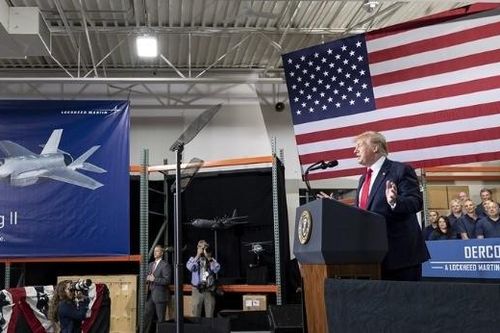 Chính quyền Trump muốn nắm cổ phần của các tập đoàn quân sự Mỹ