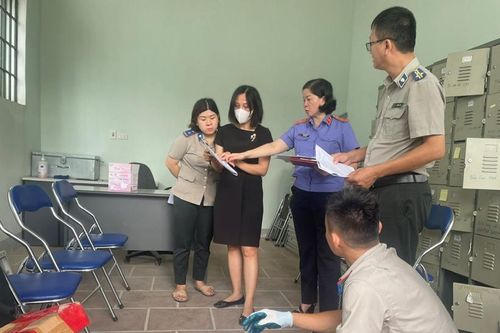 VKSND tỉnh Điện Biên kiểm sát tiêu hủy vật chứng 7 bản án có hiệu lực pháp luật