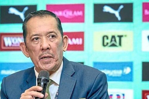Chủ tịch LĐBĐ Malaysia từ chức trước hoài nghi gốc gác cầu thủ nhập tịch; Lý do HLV Kim Sang-sik gọi Trần Thành Trung cho U23 Việt Nam