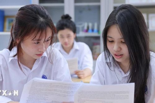 Bộ Chính trị ban hành Nghị quyết về đột phá phát triển giáo dục và đào tạo