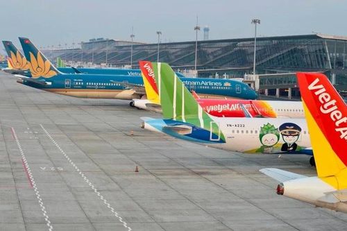 Vé máy bay 'nhích dần,' tàu hỏa 'cháy vé' đến Hà Nội xem diễu binh dịp 2/9