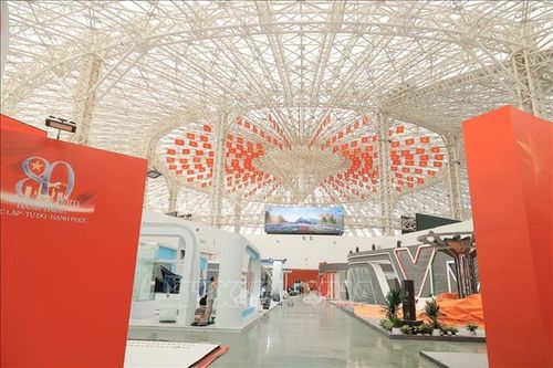 Chiêm ngưỡng những mốc son trong hành trình 80 năm của Quân đội tại Triển lãm Thành tựu đất nước