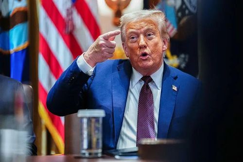 Tổng thống Trump phản ứng trước tuyên bố của Nga về tính chính danh của ông Zelensky