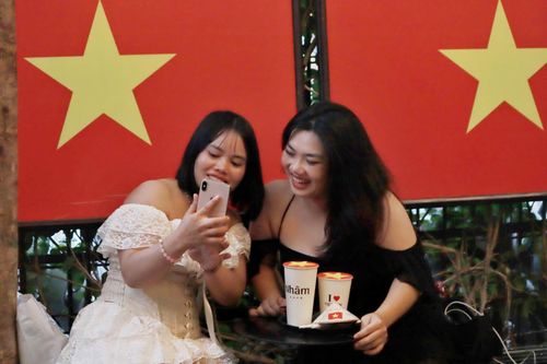 TP Hồ Chí Minh: Rực rỡ cờ hoa, không khí lễ hội lan tỏa chào mừng Quốc khánh 2/9
