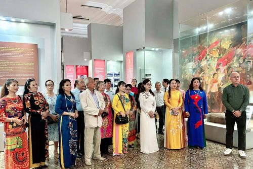 TP Hồ Chí Minh họp mặt kiều bào kỷ niệm 80 năm Cách mạng Tháng Tám và Quốc khánh 2/9