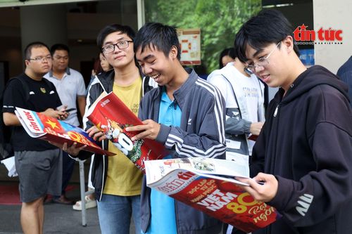 Mô hình 'Bác Hồ đọc bản Tuyên ngôn Độc lập' thu hút người dân tại TP Hồ Chí Minh