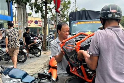 Người dân đổ xô mua máy phát điện sau bão số 5