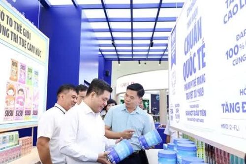 Tôn vinh vai trò kinh tế tư nhân tại khu trưng bày 'Khởi nghiệp kiến quốc'