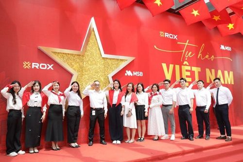 Check-in cùng bức tường Tự hào Việt Nam trên đường Nguyễn Chí Thanh