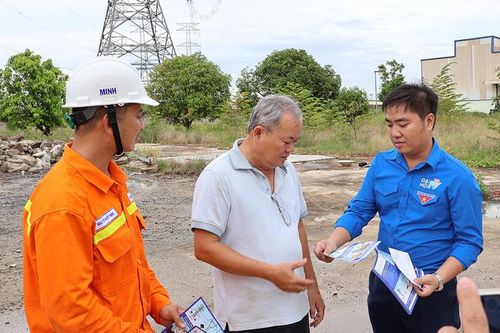 Tuổi trẻ EVNNPT chung sức bảo vệ hành lang an toàn lưới điện cao áp