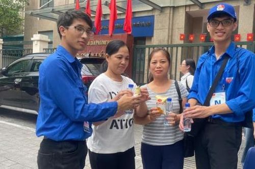 Hình ảnh đẹp của sinh viên Trường Đại học Công nghiệp Hà Nội tại sơ duyệt A80