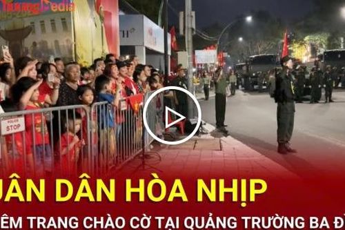 Khoảnh khắc thiêng liêng cả triệu người hát vang Quốc ca