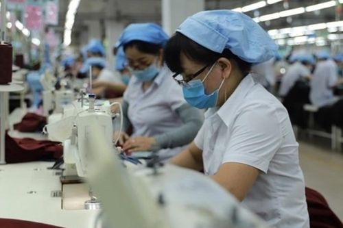 Doanh nghiệp được làm thêm đến 300 giờ một năm trong trường hợp nào?