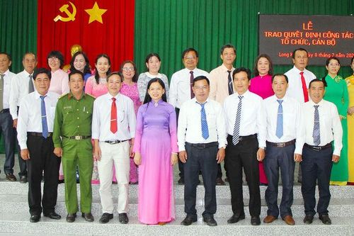 Long Kiến bứt phá vươn lên