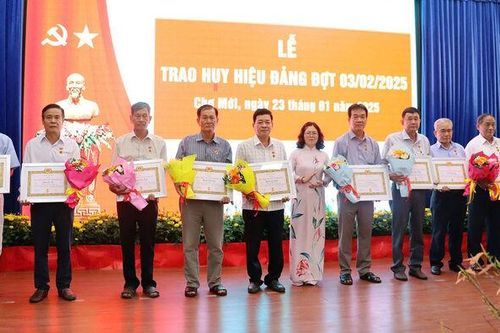 Xứng danh xã anh hùng Chợ Mới