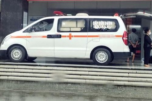 Bệnh viện Bắc Ninh số 1 đình chỉ 3 cá nhân vụ xe cứu thương thu 21 triệu đồng