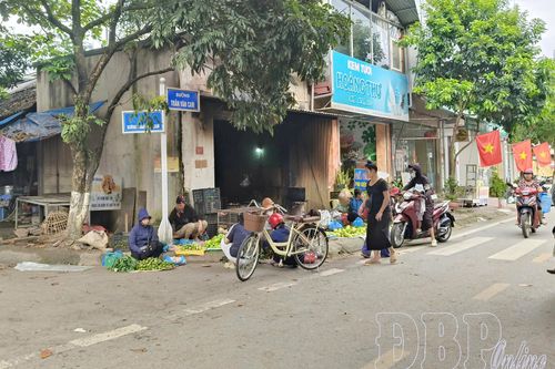 Gỡ 'nút thắt' trong phát triển chợ ở Điện Biên