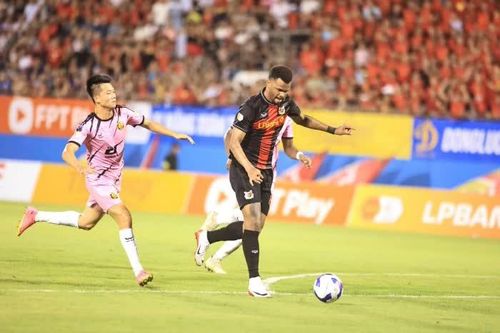 Tân binh Ninh Bình làm 'dậy sóng' V..League 2025-2026