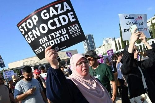 Israel rung chuyển bởi biểu tình, quốc tế phẫn nộ vụ không kích Bệnh viện Nasser