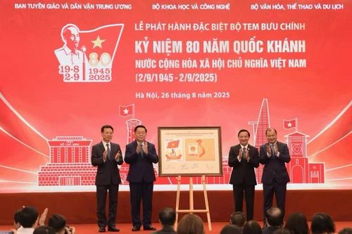 Phát hành bộ tem bưu chính đặc biệt kỷ niệm 80 năm Quốc khánh