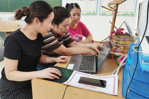 Dùng công nghệ đổi mới dạy học