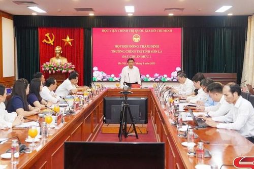 Trường Chính trị tỉnh Sơn La được công nhận đạt chuẩn mức 1