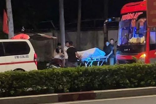 Người đàn ông tử vong bất thường trên xe khách ở TP.HCM