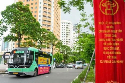 Transerco tăng cường các tuyến buýt phục vụ hành khách tham gia triển lãm
