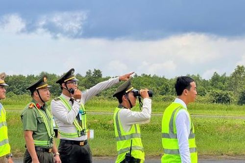 Siết chặt an ninh sân bay Cà Mau, ngăn chặn chiếu đèn laser, thả diều