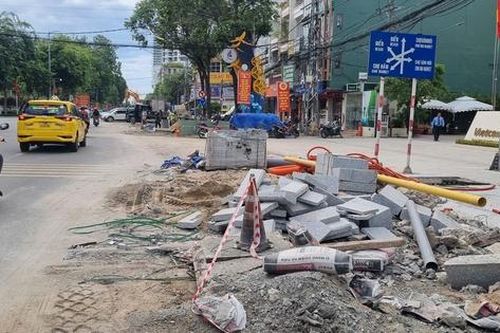 Dự án đường qua trung tâm Nha Trang thi công chậm, người dân lo ngại