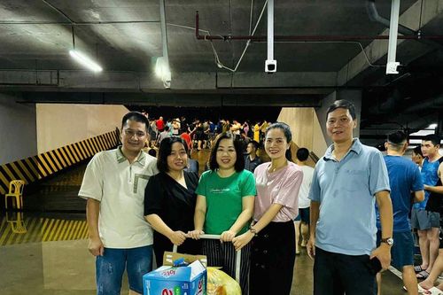 50 cán bộ, chiến sĩ của Lữ đoàn Đặc công hỗ trợ dân trong đêm