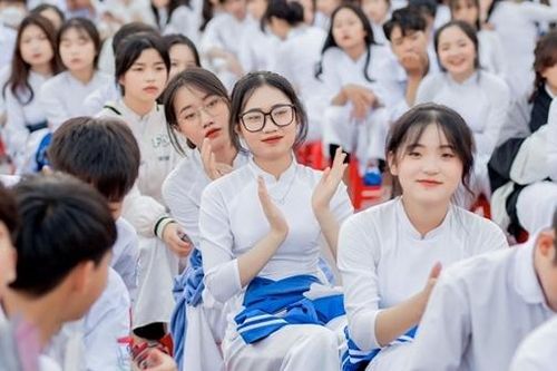 Bộ Chính trị ban hành Nghị quyết về đột phá phát triển giáo dục và đào tạo