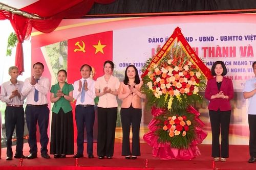 Xã Vân Đình gắn biển công trình chào mừng Quốc khánh 2/9