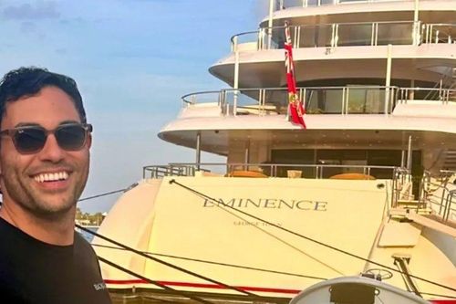 Chán cảnh công sở, trai đẹp bỏ việc kỹ sư, đi chu du bằng cách làm việc trên du thuyền và cái kết không ai ngờ