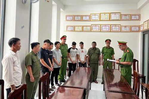 Bắt nhóm 'trai làng' đại náo quán trà sữa, đánh người nhập viện