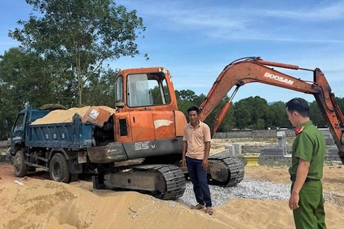 Bị xử phạt vẫn khai thác cát trái phép, người đàn ông bị khởi tố