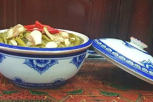 Loại rau muống quý trời ban chỉ trời mưa mới có và cách chế biến ngon đặc sản của người Hà Nội