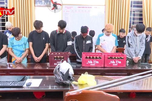 Toàn cảnh vụ gần 30 thanh niên 'hỗn chiến' trên quốc lộ, 1 người nhập viện