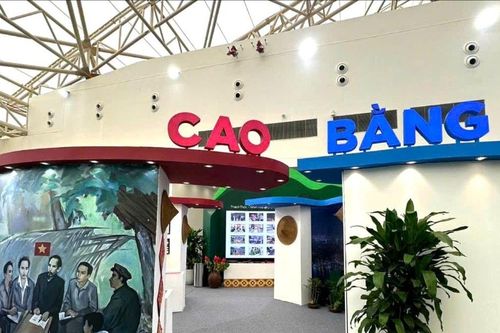 250 tư liệu quý, 100 hiện vật đặc sắc kể chuyện Cao Bằng tại Hà Nội