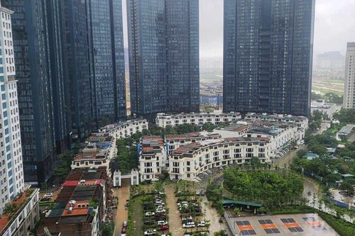 Nhà triệu USD cứ mưa là ngập nhưng giá không ngừng tăng