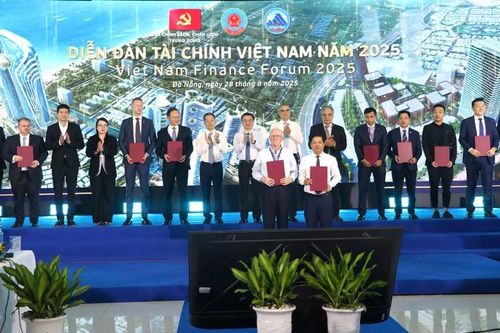 Định vị trung tâm tài chính quốc tế: TPHCM là 'đầu tàu thanh khoản', Đà Nẵng là 'cánh tay nối dài'