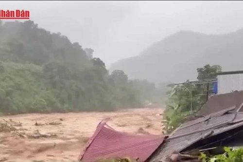 Nghệ An liên tiếp xuất hiện lũ ống, lũ quét