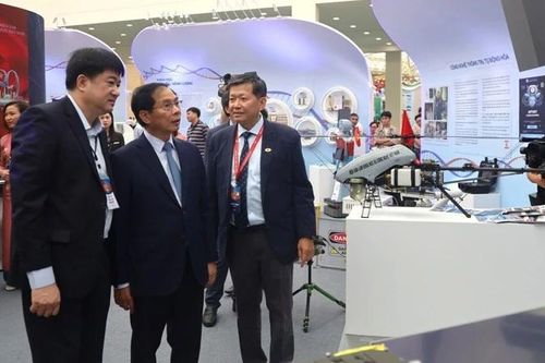 Triển lãm những thành tựu khoa học và công nghệ nổi bật, đánh dấu vai trò tiên phong của trí tuệ Việt Nam