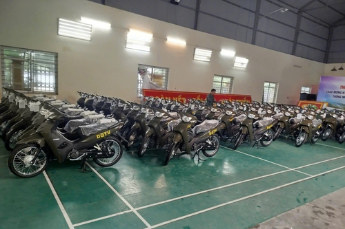 Bộ CHQS TP Hải Phòng tiếp nhận và bàn giao 228 xe mô tô hai bánh cho Ban CHQS cấp xã