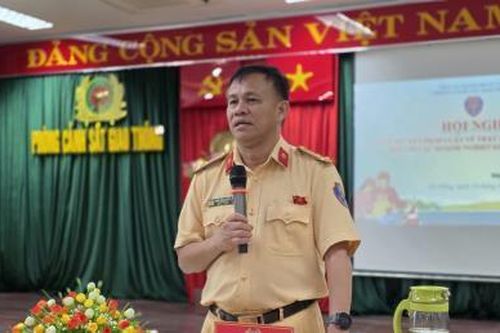 Phòng Cảnh sát giao thông đối thoại, tuyên truyền các quy định về TTATGT cho các doanh nghiệp kinh doanh vận tải