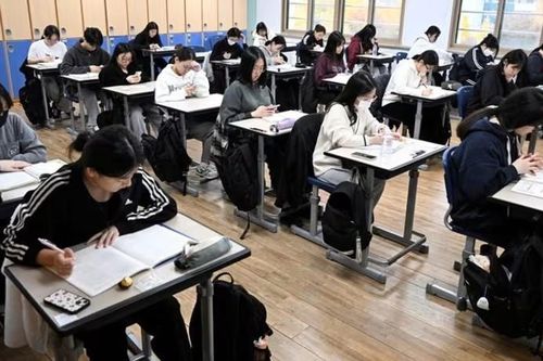 Hàn Quốc cấm sử dụng điện thoại trong lớp học