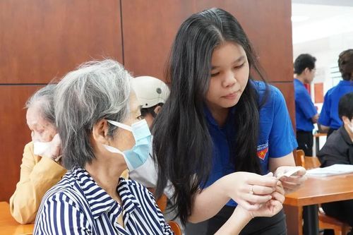 TPHCM nâng mức trợ cấp hưu trí xã hội lên 650.000 đồng/tháng