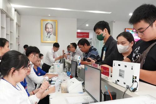 TPHCM đề xuất bổ sung 5.000 tỷ đồng chi thu nhập tăng thêm cho cán bộ, công chức