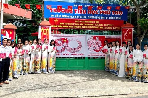 Trường học TPHCM tổ chức hoạt động ý nghĩa chào mừng ngày Quốc khánh 2/9